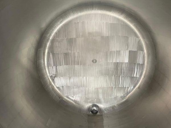 Zbiornik nierdzewny 24 000 l z włazem rewizyjnym