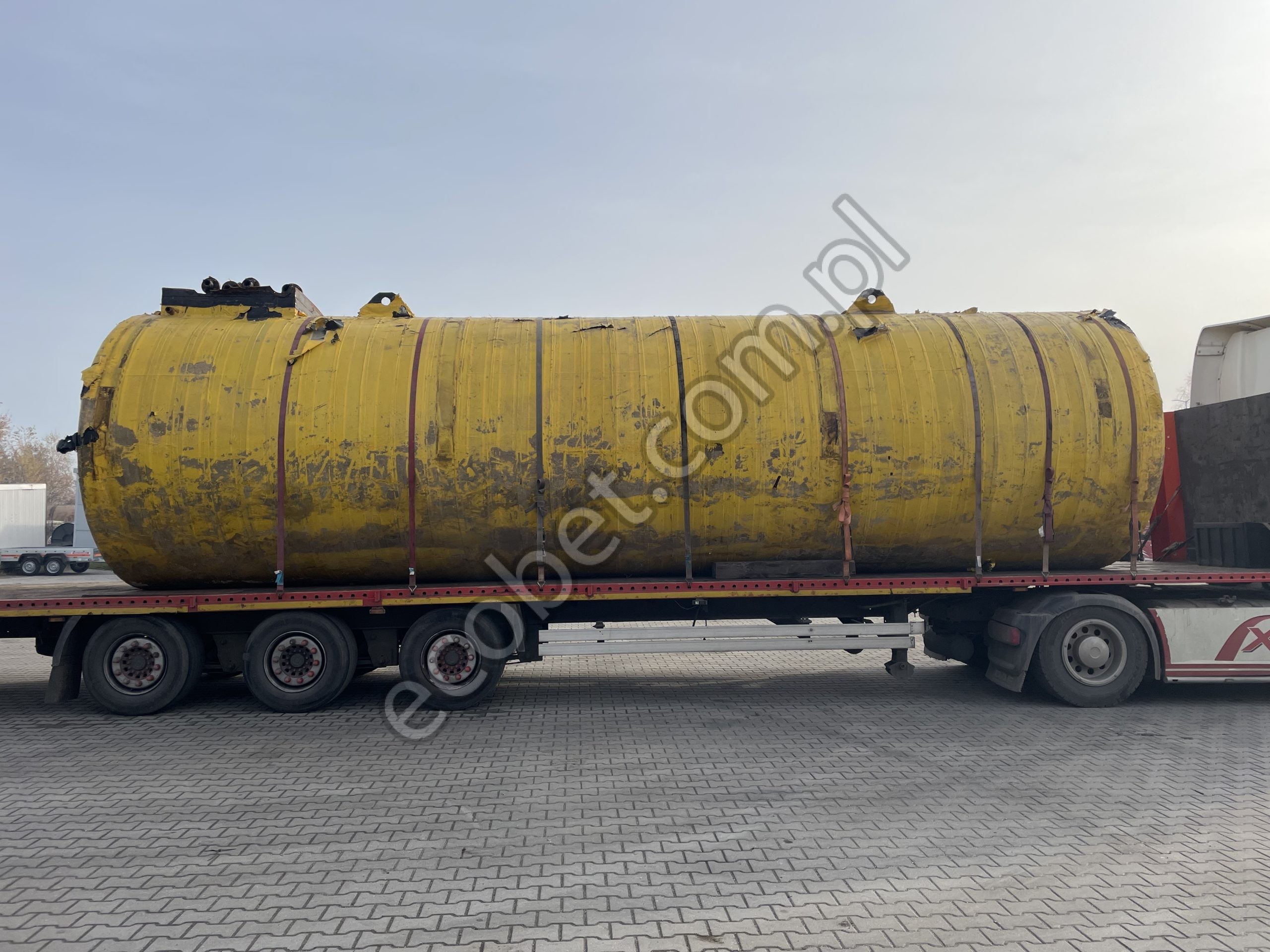 stalowy zbiornik podziemny 50 000 l na oleje i paliwa