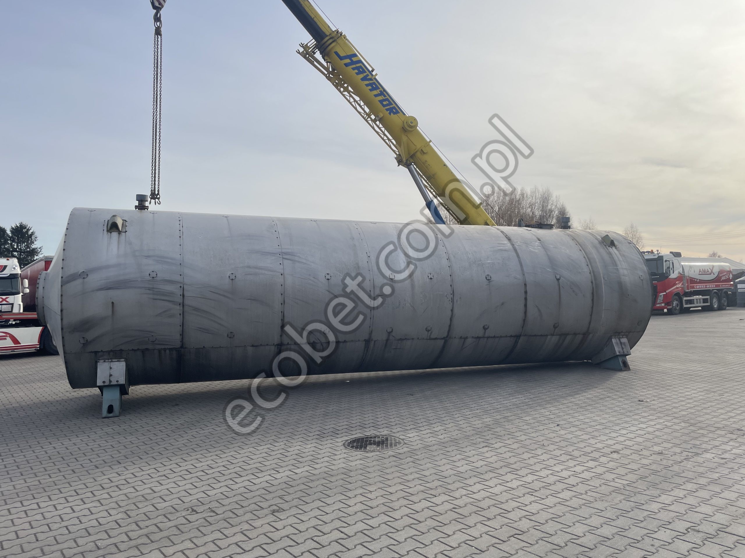 zbiornik wody pitnej 50 000 litrów stalowy na nogach